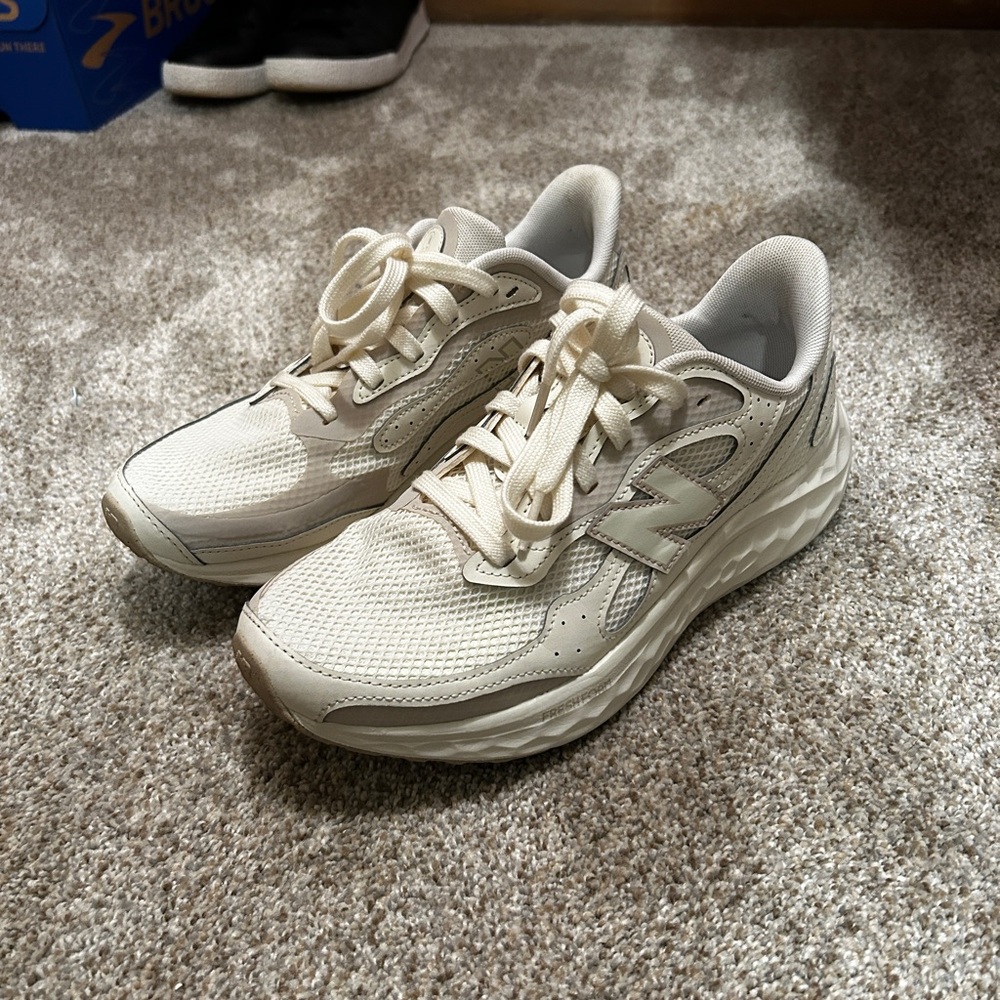 New Balance Women's Cream/Tan Athletic Running Sneakers